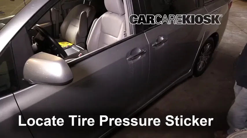 2019 Toyota Sienna XLE 3.5L V6 Tires & Wheels Check Tire Pressure